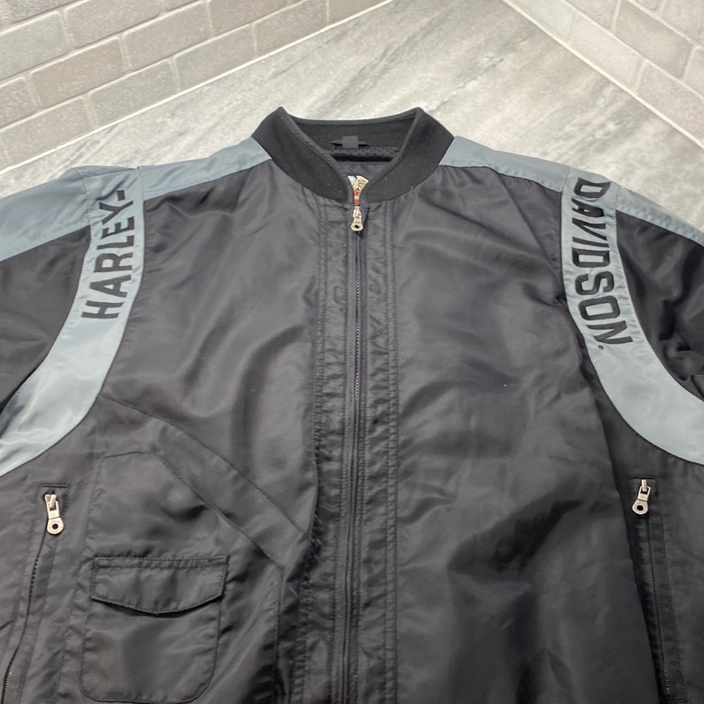 Harley-Davidson Softshell riding jacket size large. Great preowned condition.